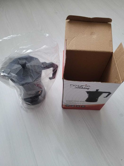 Espressor Cafea 300 ml, 6 cesti, Aluminiu, Aragaz, Plita, Negru, NOU