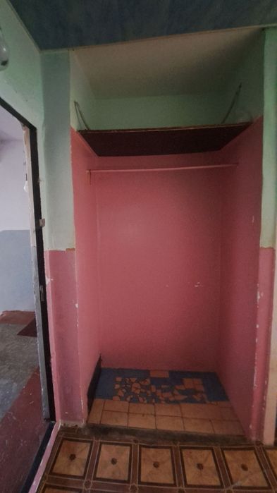 Чирчик шахар 
Троицкий 14-мактаб
#1-хона 3-этаж 
Квартира ижарага б