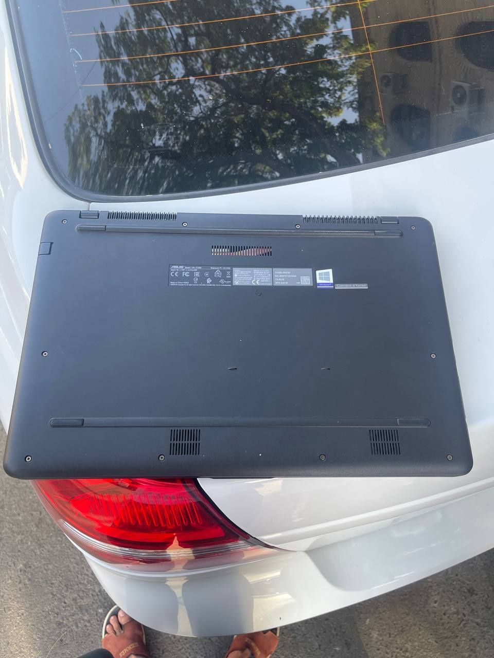 Asus VivoBook 17 core i3