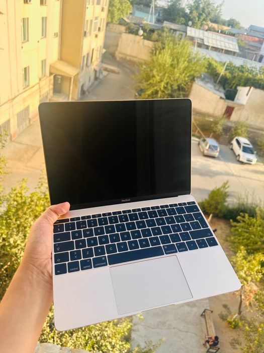 Macbook holati ideal tiniq turibdi kam ishlagan