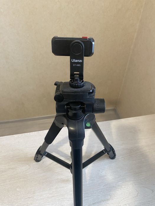 Штатив с держателем телефона