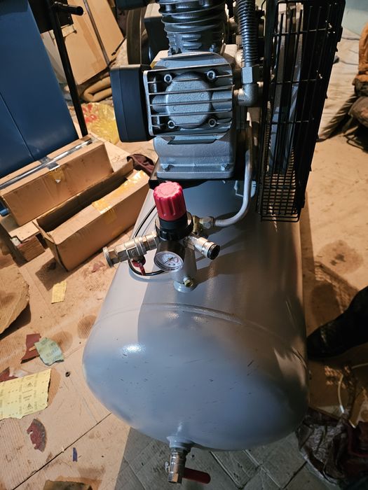 Компрессор для шиномонтпжного оборудования и другого применения