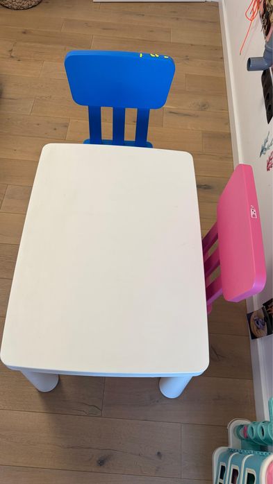 Masuta si 2 scaune copii Ikea