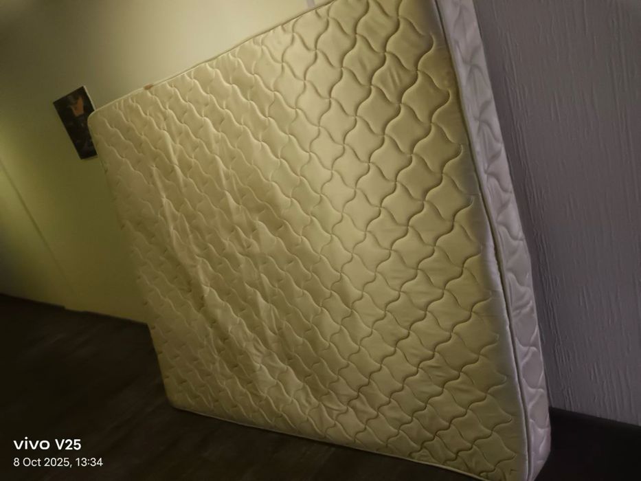 Продается матрас на KingSize