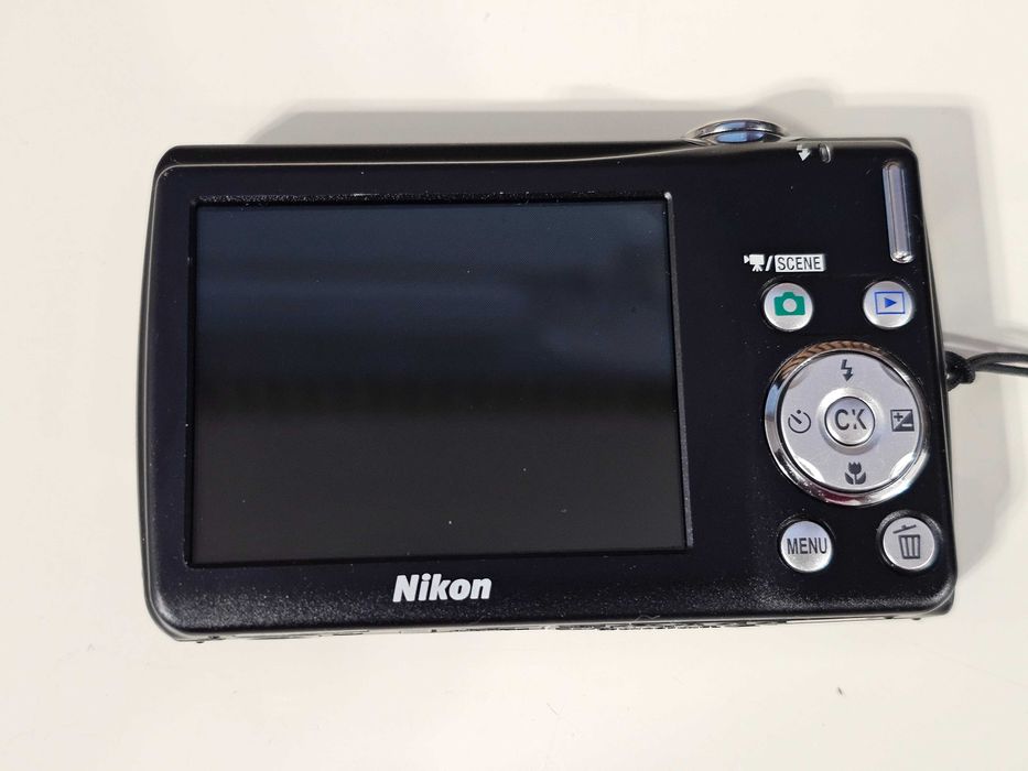 Aparat foto digital compact Nikon Coolpix S220 10MP 3x Zoom