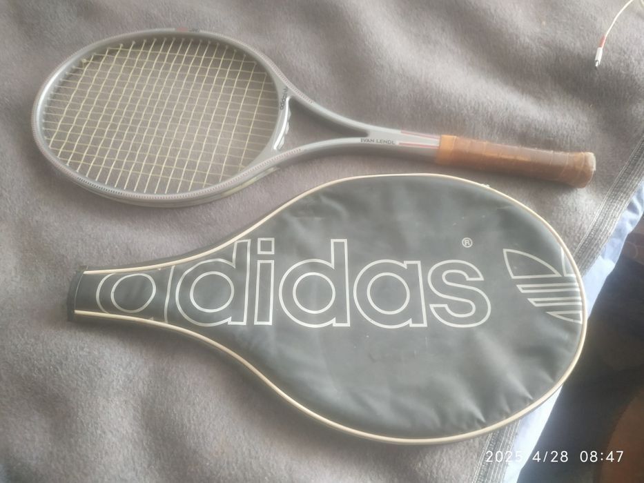 Продавам ракета за тенис на корт енис ракета
