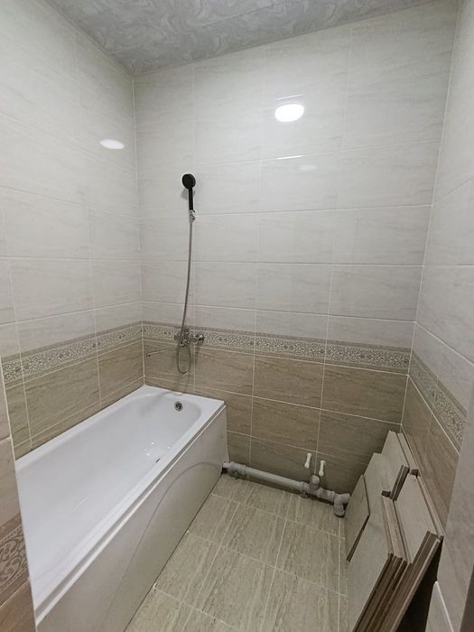 1 xona 2 xona qilingan 3 etaj kvartira sotiladi. 60m²