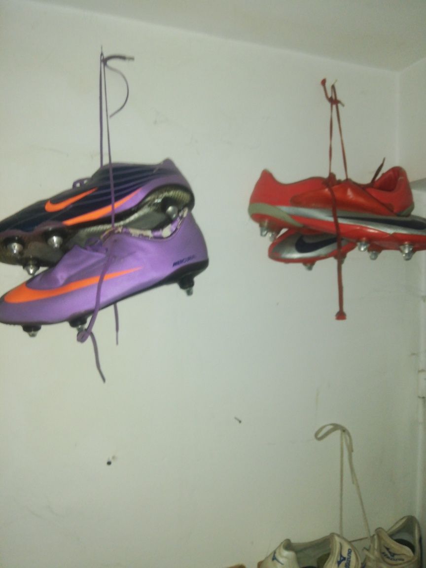 Ghete cu crampoane turnate, de fotbal. Adidas AdiPure