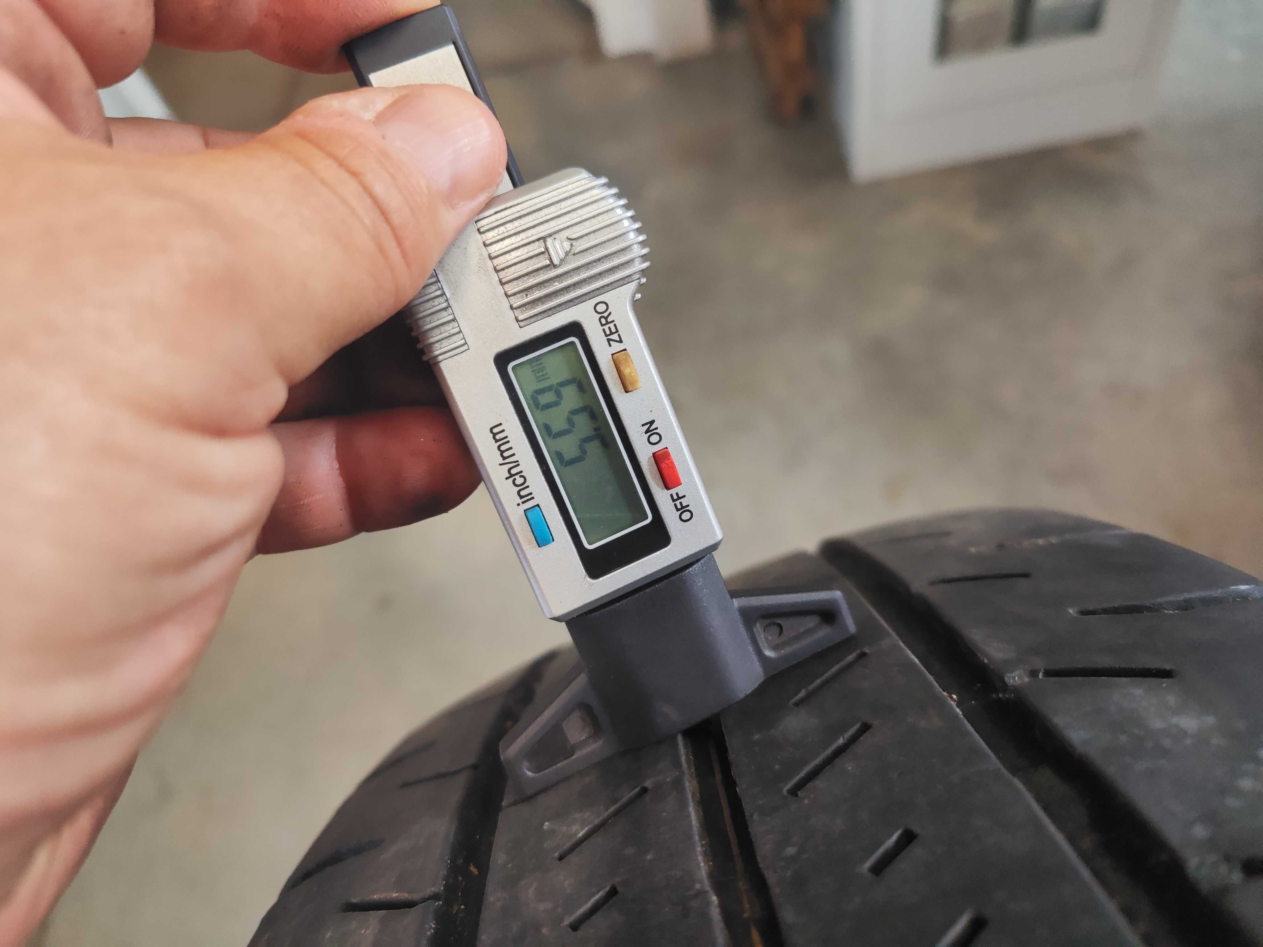 2бр.летни гуми 215/75/16C Falken