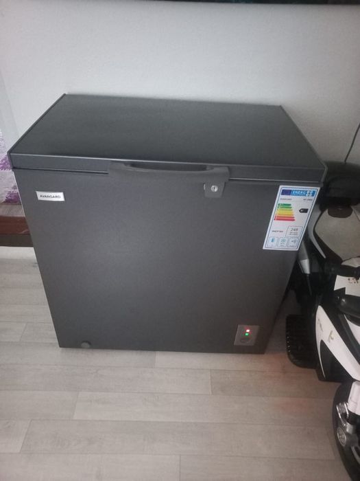 Продам морозильную камеру