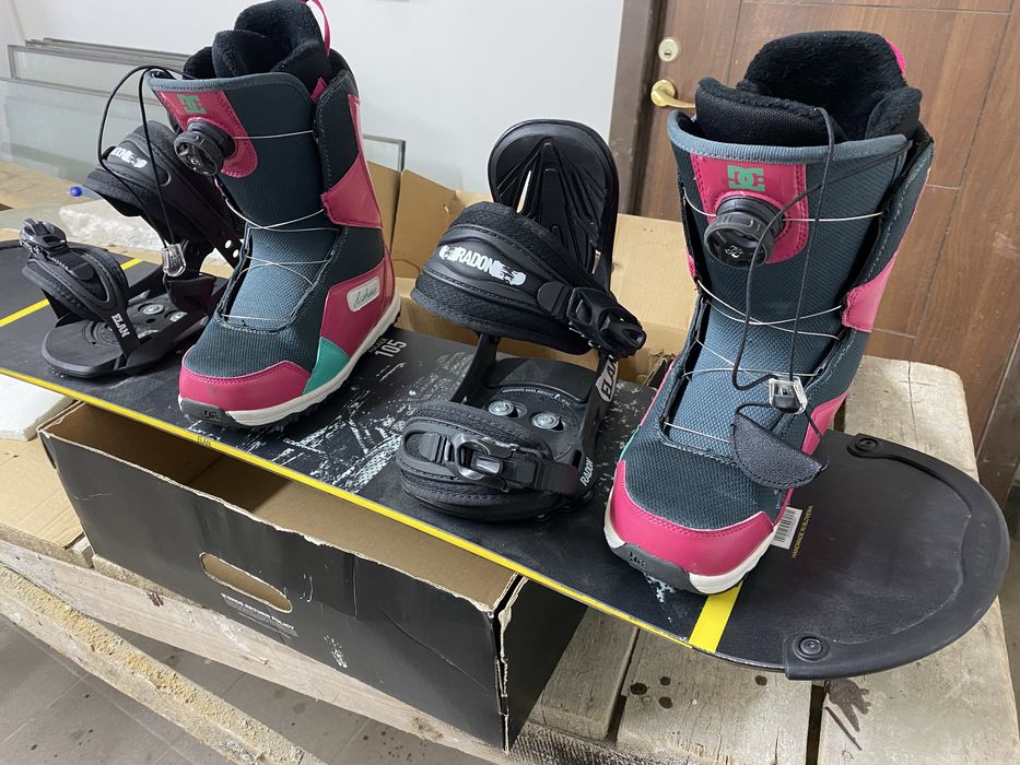 Vand placa snowboard si boots