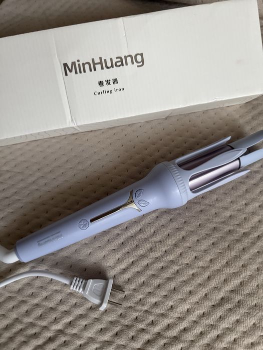 Автоматическая плойка для завивки.