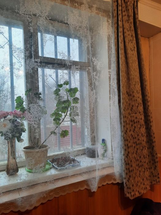 Продам шторы на кухню