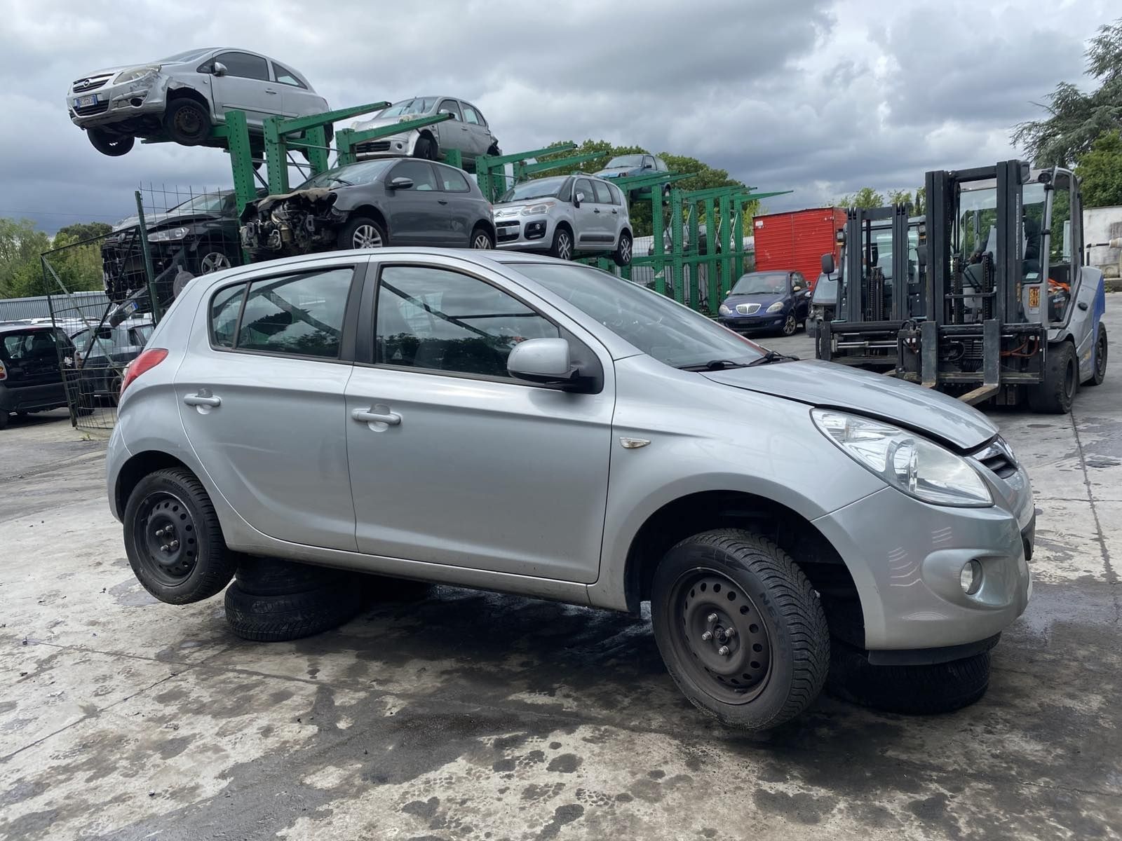 Hyundai i20 НА ЧАСТИ!!!