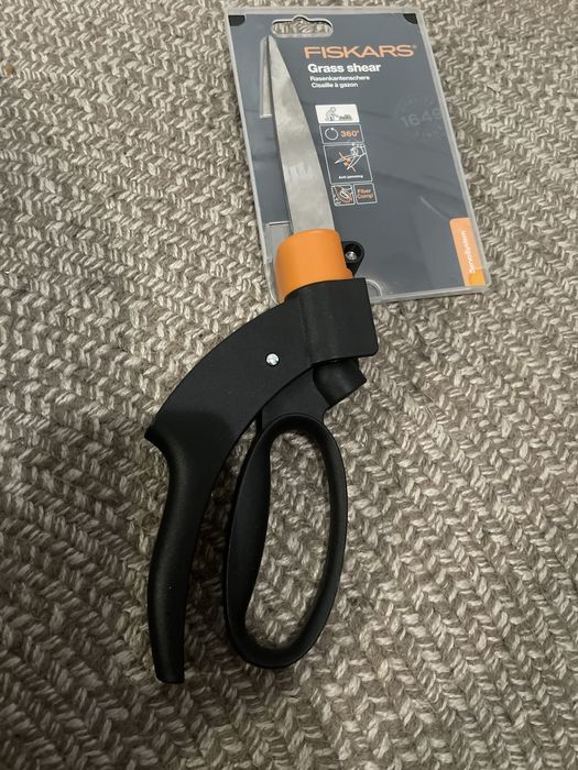 Fiskars foarfeca gazon