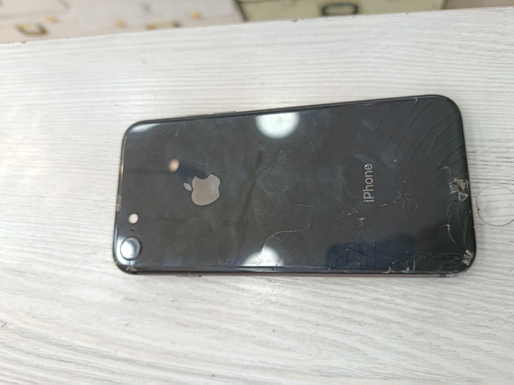 iPhone 8 64gb LL/A