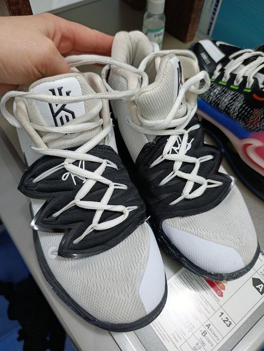 Баскетбольные кроссовки на мальчика 9-10 лет