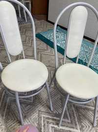 Продаются кухонные стулья: комфорт и стиль по выгодной цене!