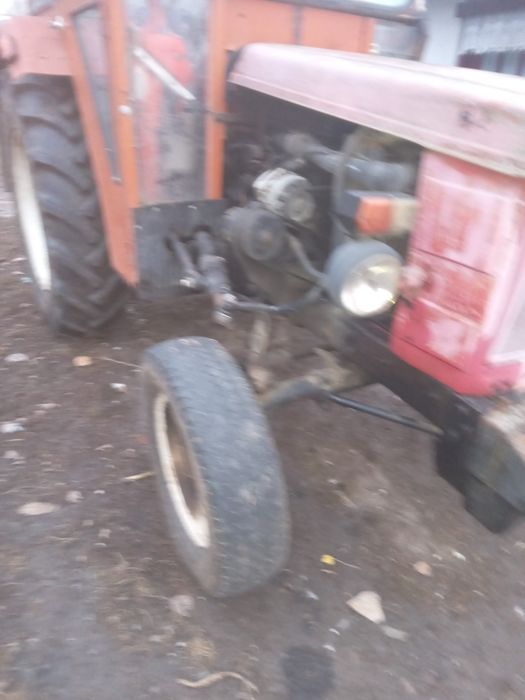 Vând tractor Renault super