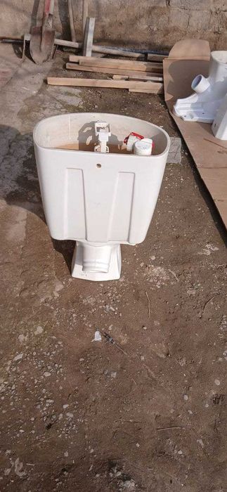 Вактинчалик ишлатиш учун унитаз сотилади. Факат бачогини копкоги йук.