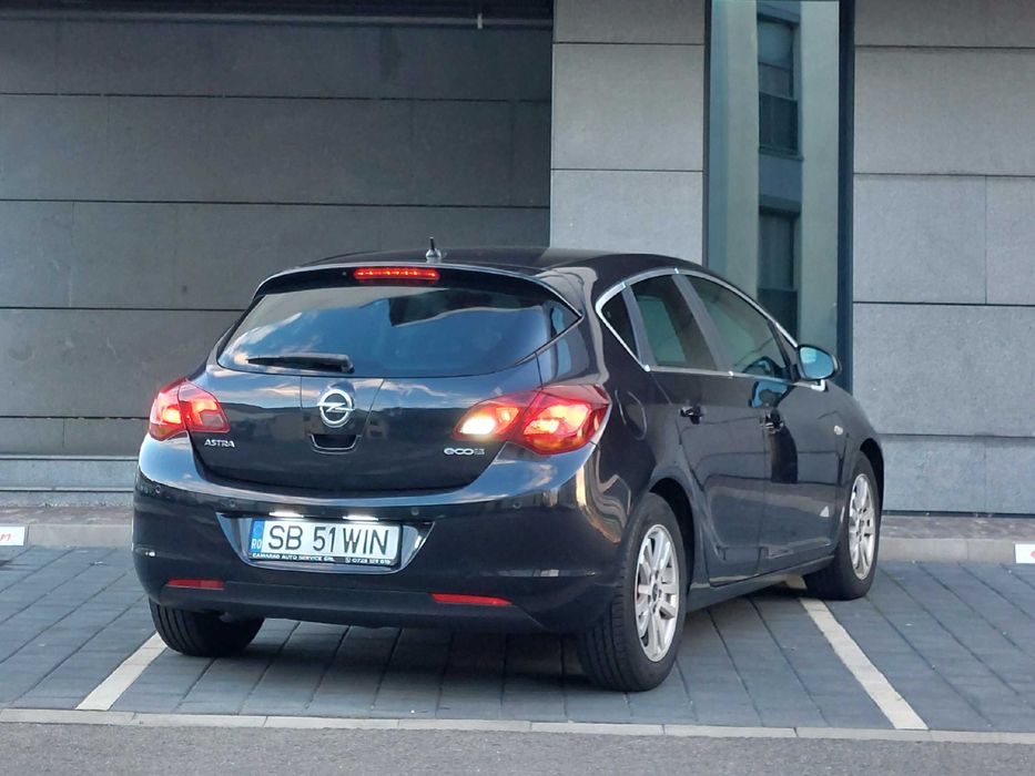 Opel Astra J 1.7 CDTI ecoFLEX 130 CP  – SRi 5 uși, 2012
