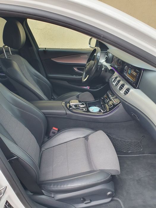 Vând Mercedes E class