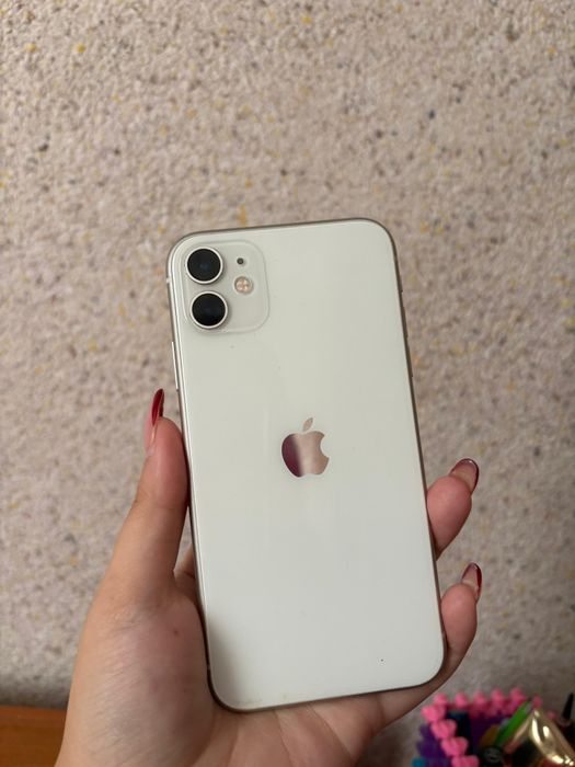 iPhone 11 в хорошем состояние