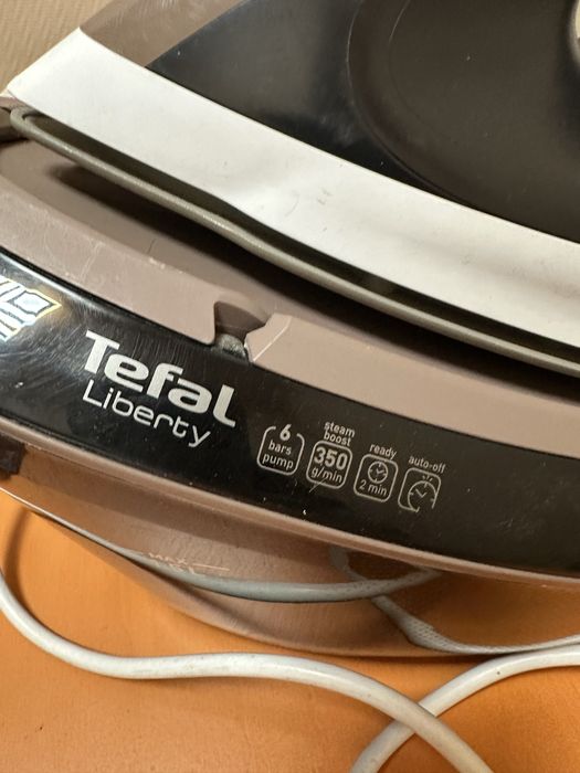 Паровой утюг. Tefal Liberty . Давление насоса 6 бар, подача пара 350 г