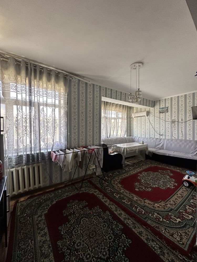 Yangi bozor ISFAN ofisini oldidan srochna kvartira sotiladi
