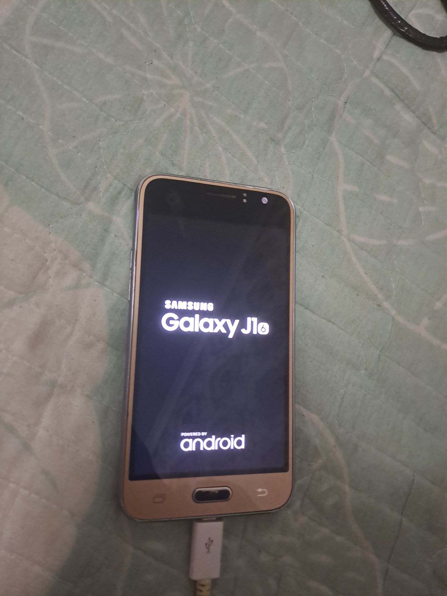 Samsung J1 2016 aybi zvugi chqmaydi boshqa joyi ishlaydi