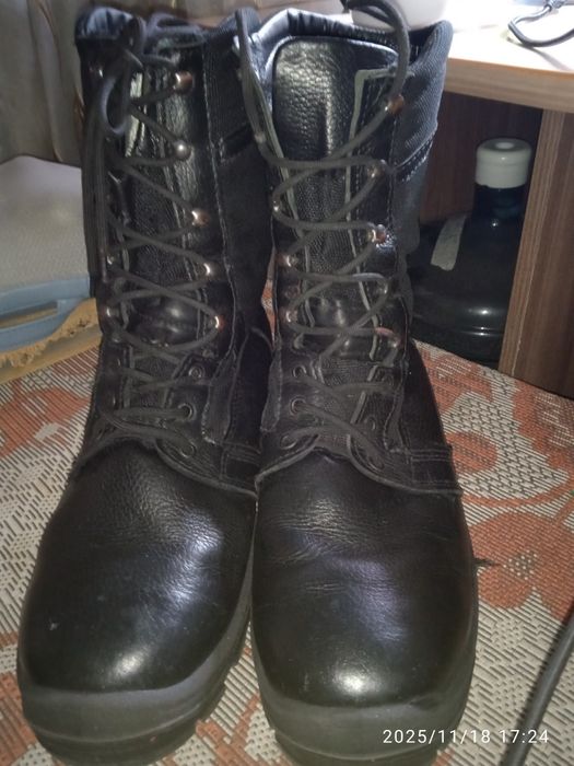 Продам берцы .берцы