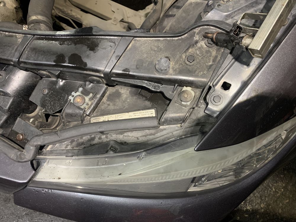 Продаваме фарове  за бмв е90 фейслифт bmw e90 facelift.