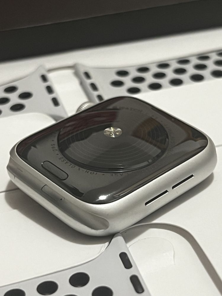 Apple Watch SE 44mm Celular Nike PRET FIX!!