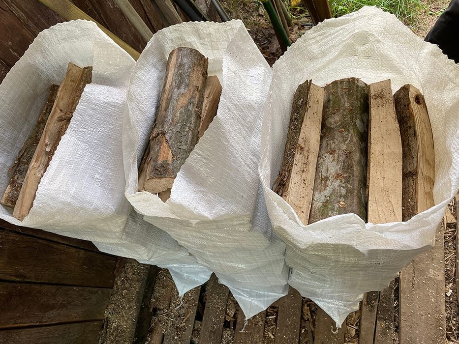 Дрова в мешках..