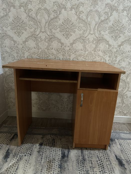 Компьютерный столик сатылады