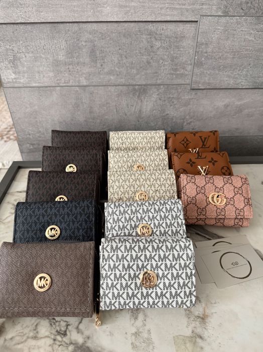 Портмонета за жени