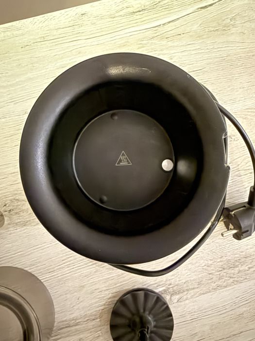 IEFTIN! Aparat spumat lapte Nespresso Barista