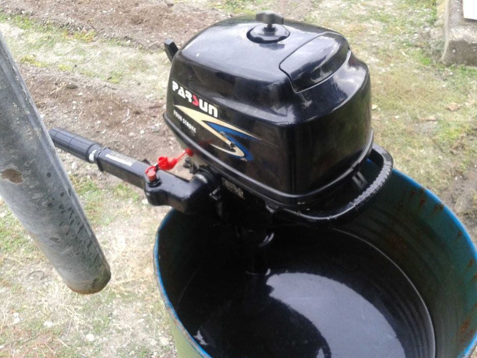 Извънбордов двигател Парсун 2,6 четиритактов