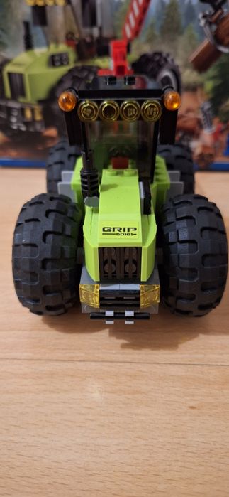 Lego 60181 tractorul forestier