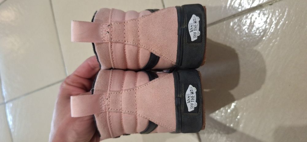 Високи пролетни кецове на Vans
