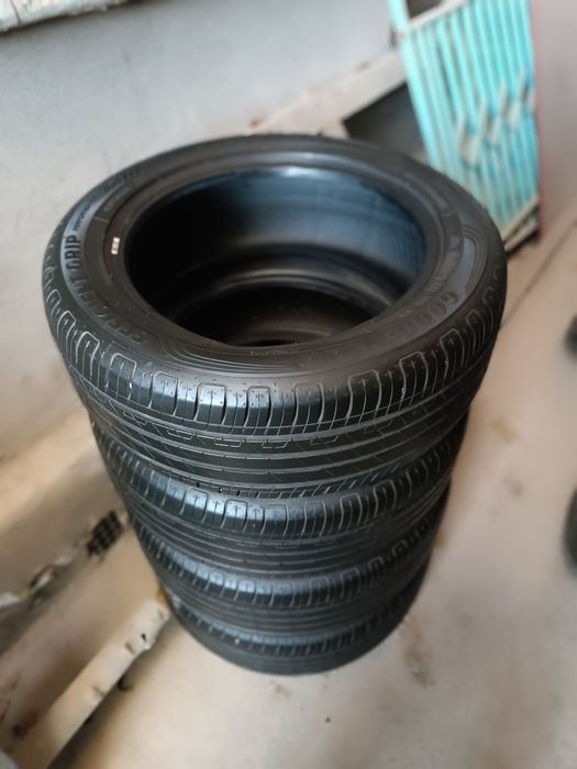 Balon Goodyear 215 55 R17 Holati Yangide Turibti