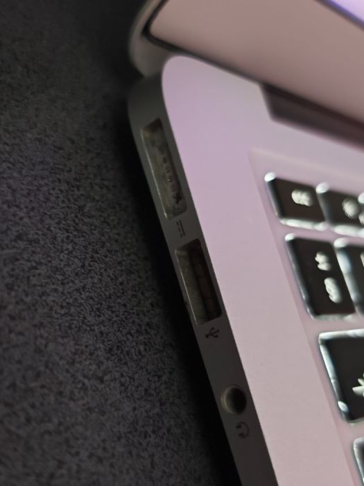 Vând sau Schimb Apple Macbook AIR 2017