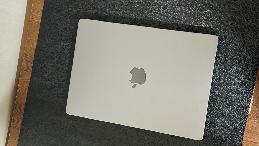 Mac book m1 pro 32 ram 512 xotira hamda ssd 128 xotira bor