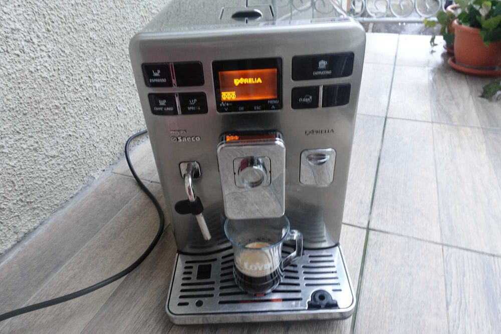 Saeco Exprelia espressor automat cu cana lapte