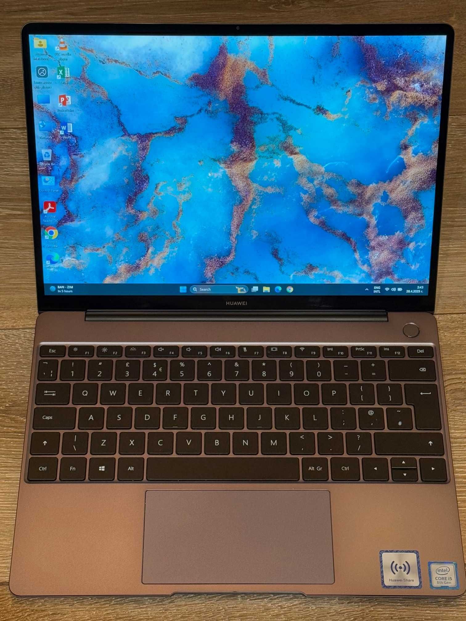 huawei matebook 13 I5/8RAM/256SSD/QHD Display