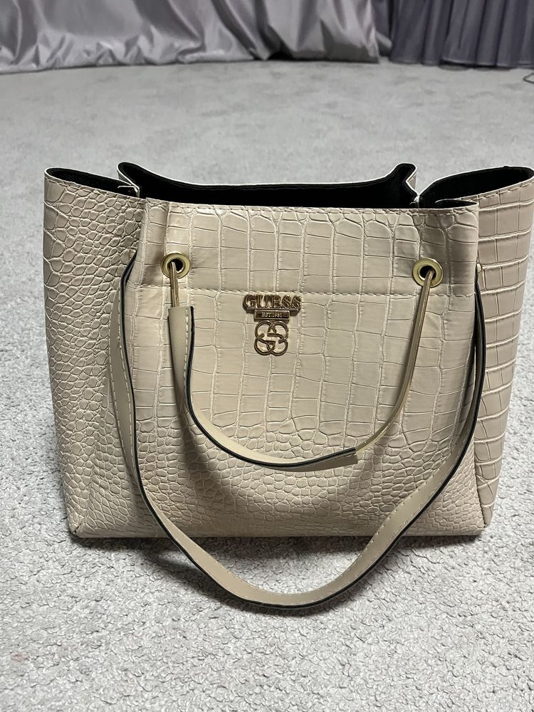 Голяма чанта guess
