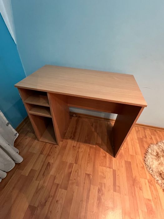 birou din lemn stare buna