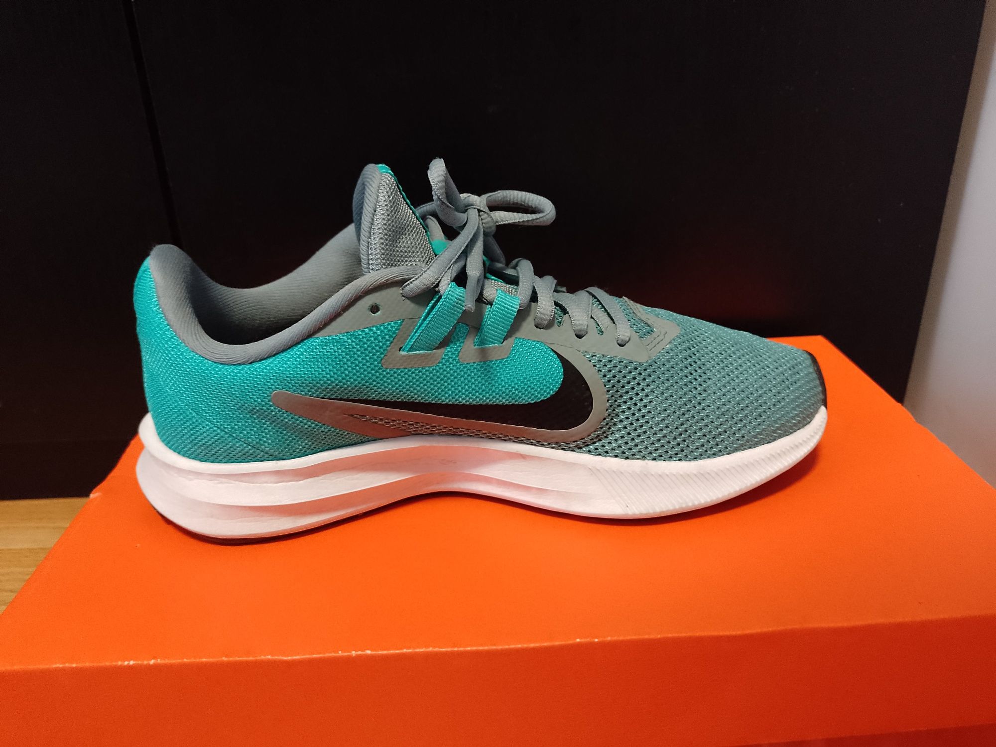 Дамски маратонки 37.5 номер Nike downshifter 9