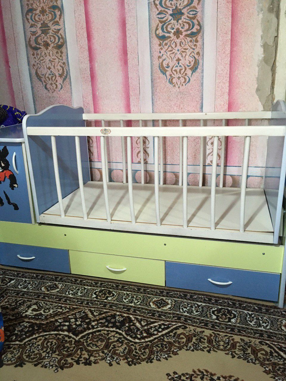 Продаем детскую кроватку