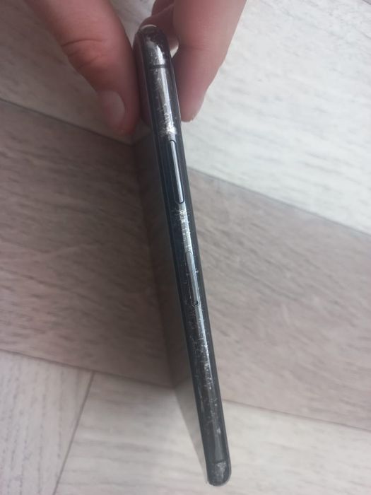 iPhone 10  не включается